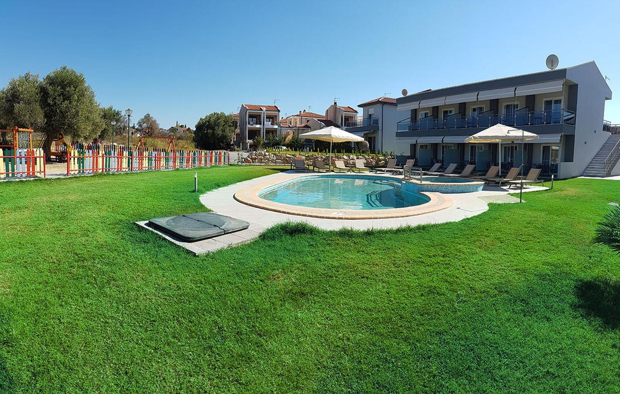 Finikas Garden Beach Resort Nikiti Eksteriør billede