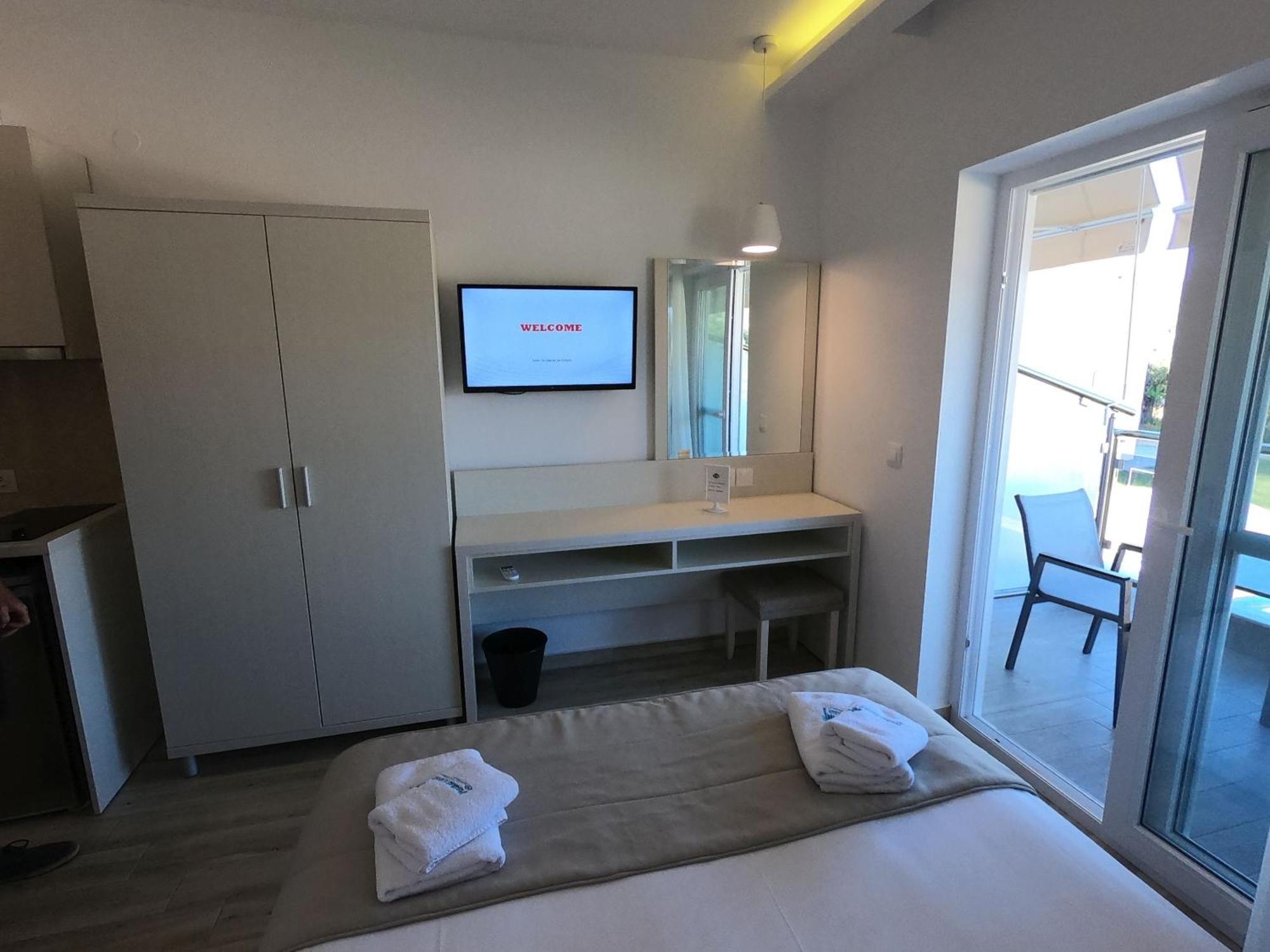 Finikas Garden Beach Resort Nikiti Eksteriør billede