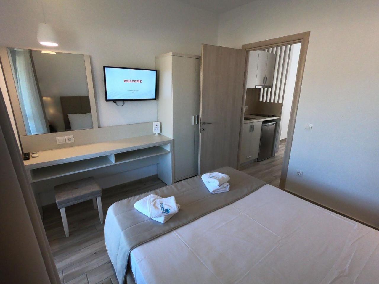 Finikas Garden Beach Resort Nikiti Eksteriør billede