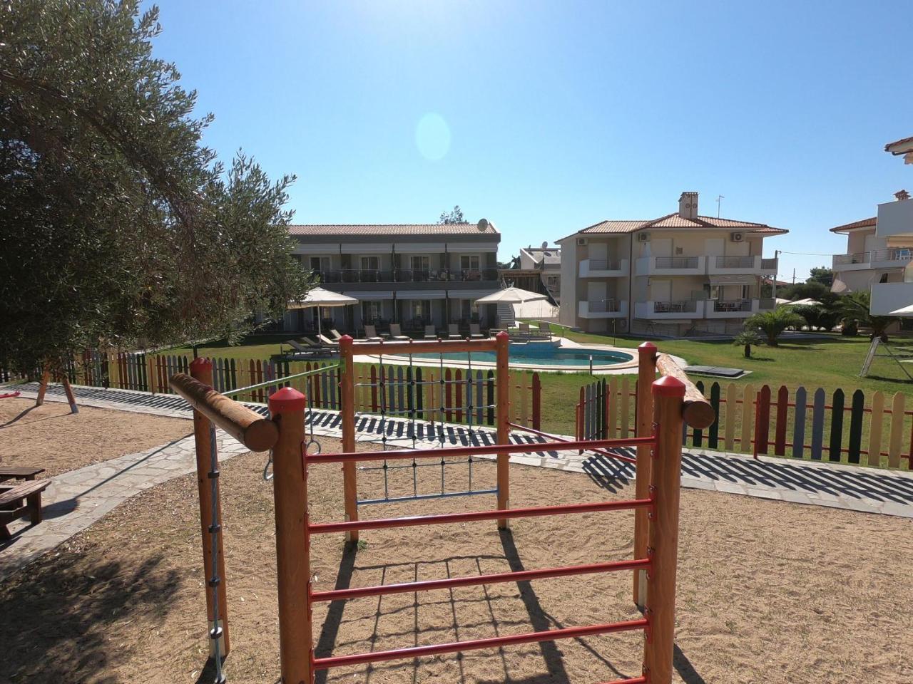 Finikas Garden Beach Resort Nikiti Eksteriør billede