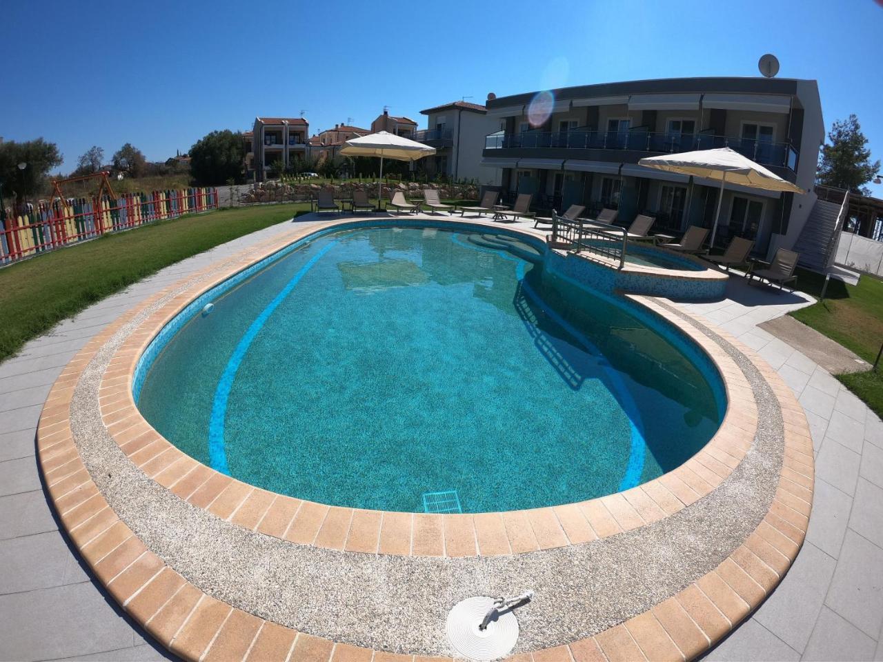 Finikas Garden Beach Resort Nikiti Eksteriør billede