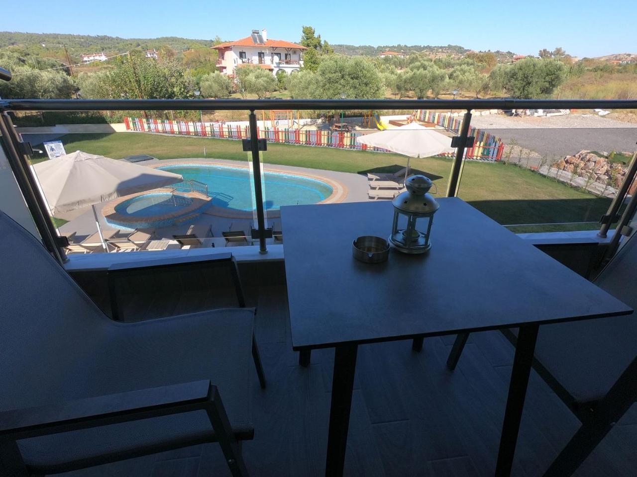 Finikas Garden Beach Resort Nikiti Eksteriør billede