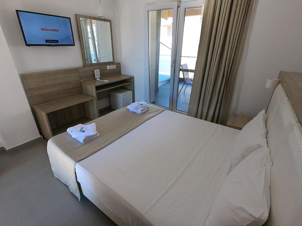 Finikas Garden Beach Resort Nikiti Eksteriør billede