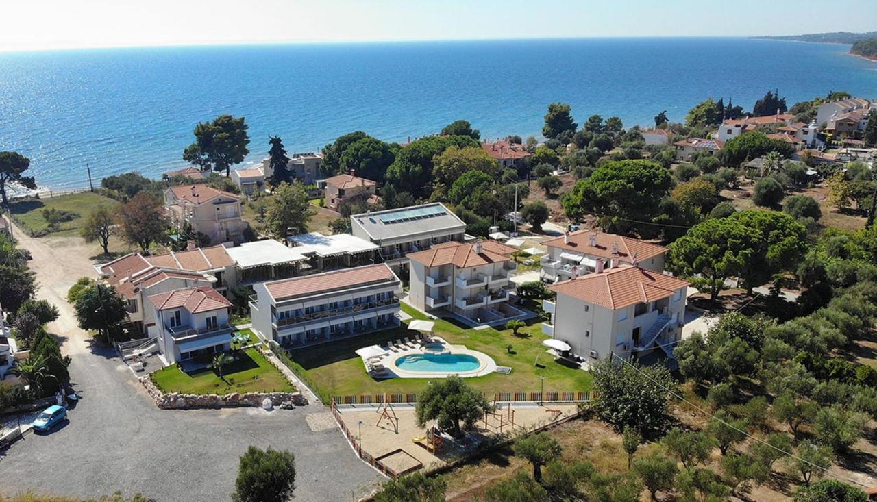Finikas Garden Beach Resort Nikiti Eksteriør billede