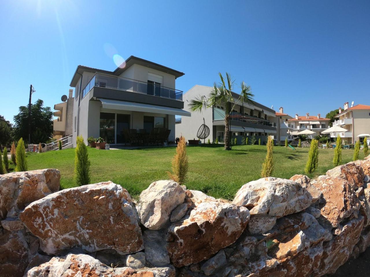 Finikas Garden Beach Resort Nikiti Eksteriør billede